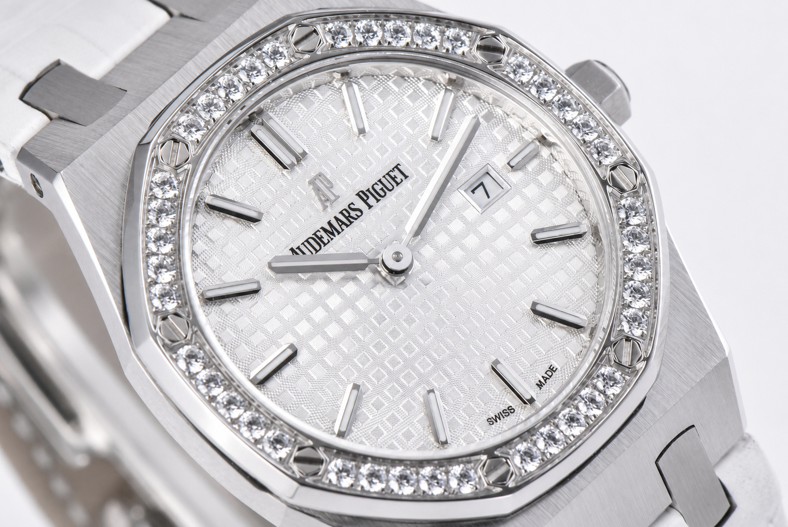 Lady Royal Oak 33mm 67651 SS/Diamond Bezel V7F 1:1 White Textured Dial On White Croco Leather Strap Ronda Quartz to AP Cal.2713 - Image 3