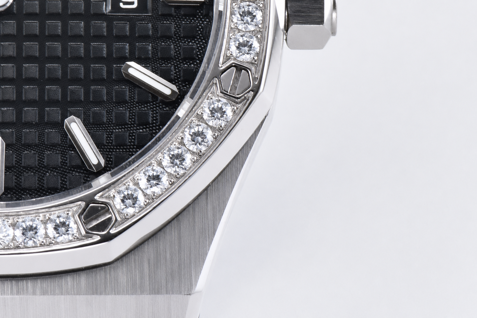 Lady Royal Oak 33mm 67651 SS/Diamond Bezel V7F 1:1 Black Textured Dial On Black Croco Leather Strap Ronda Quartz to AP Cal.2713 - Image 4