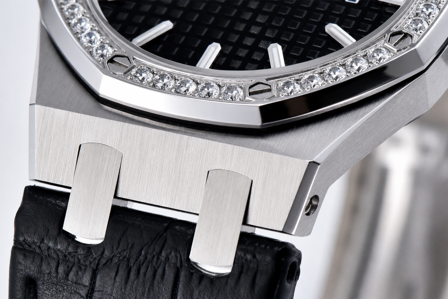 Lady Royal Oak 33mm 67651 SS/Diamond Bezel V7F 1:1 Black Textured Dial On Black Croco Leather Strap Ronda Quartz to AP Cal.2713 - Image 6