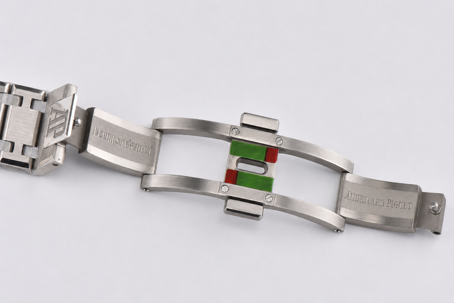 Royal Oak 39mm Titanium 16202 ZF 1:1 Best Edition Red Dial on Bracelet A7121 - Image 9