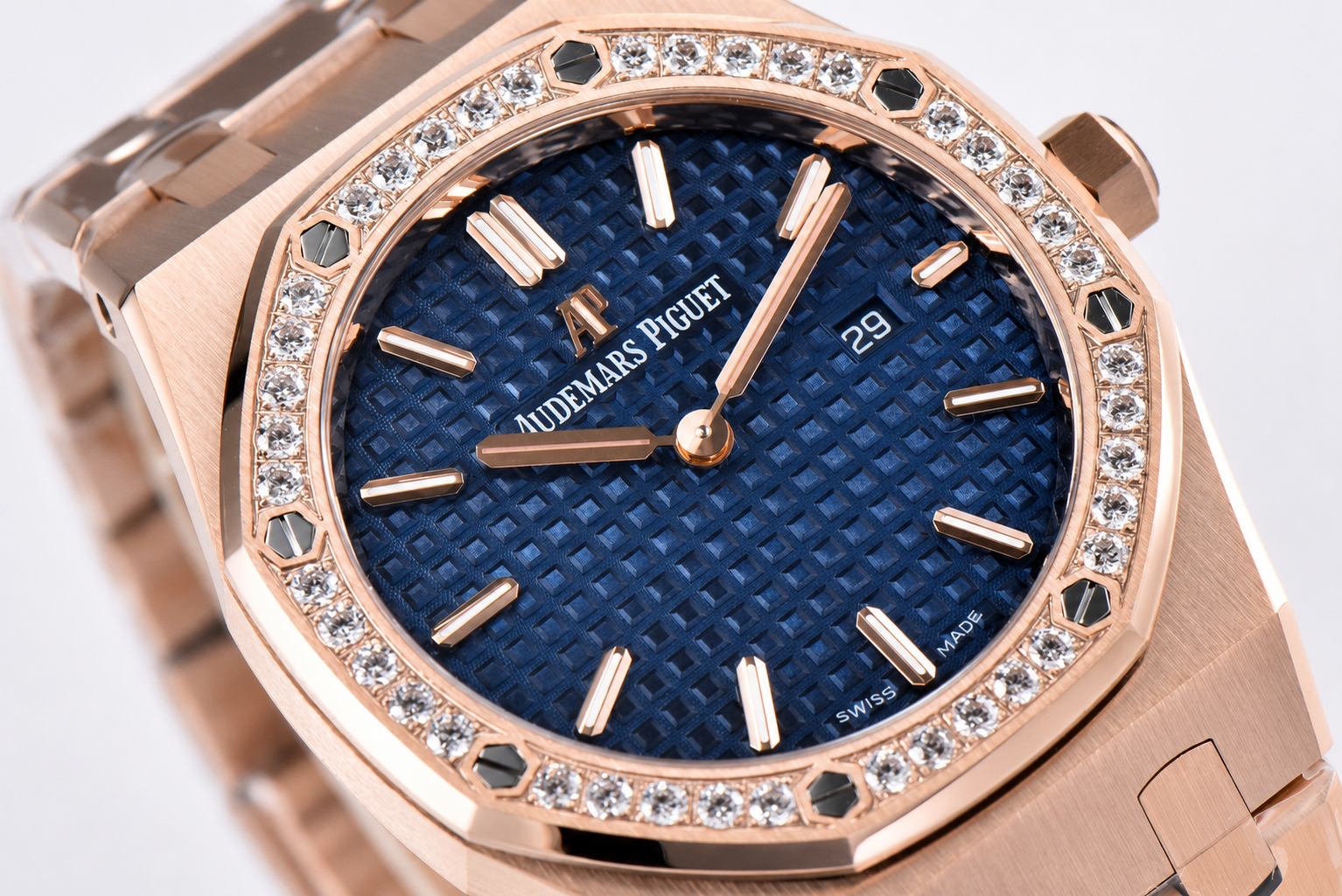 Lady Royal Oak 33mm RG ZF 1:1 Best Edition Blue Dial Diamonds Bezel on RG Bracelet Swiss Quartz - Image 3