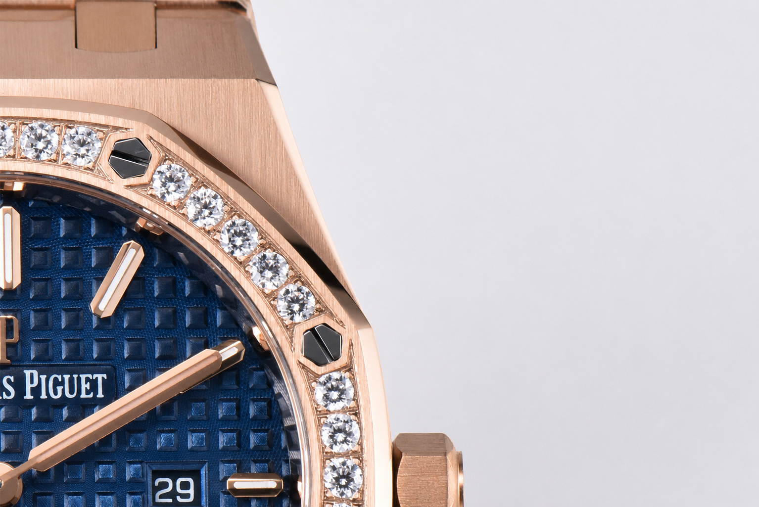 Lady Royal Oak 33mm RG ZF 1:1 Best Edition Blue Dial Diamonds Bezel on RG Bracelet Swiss Quartz - Image 4