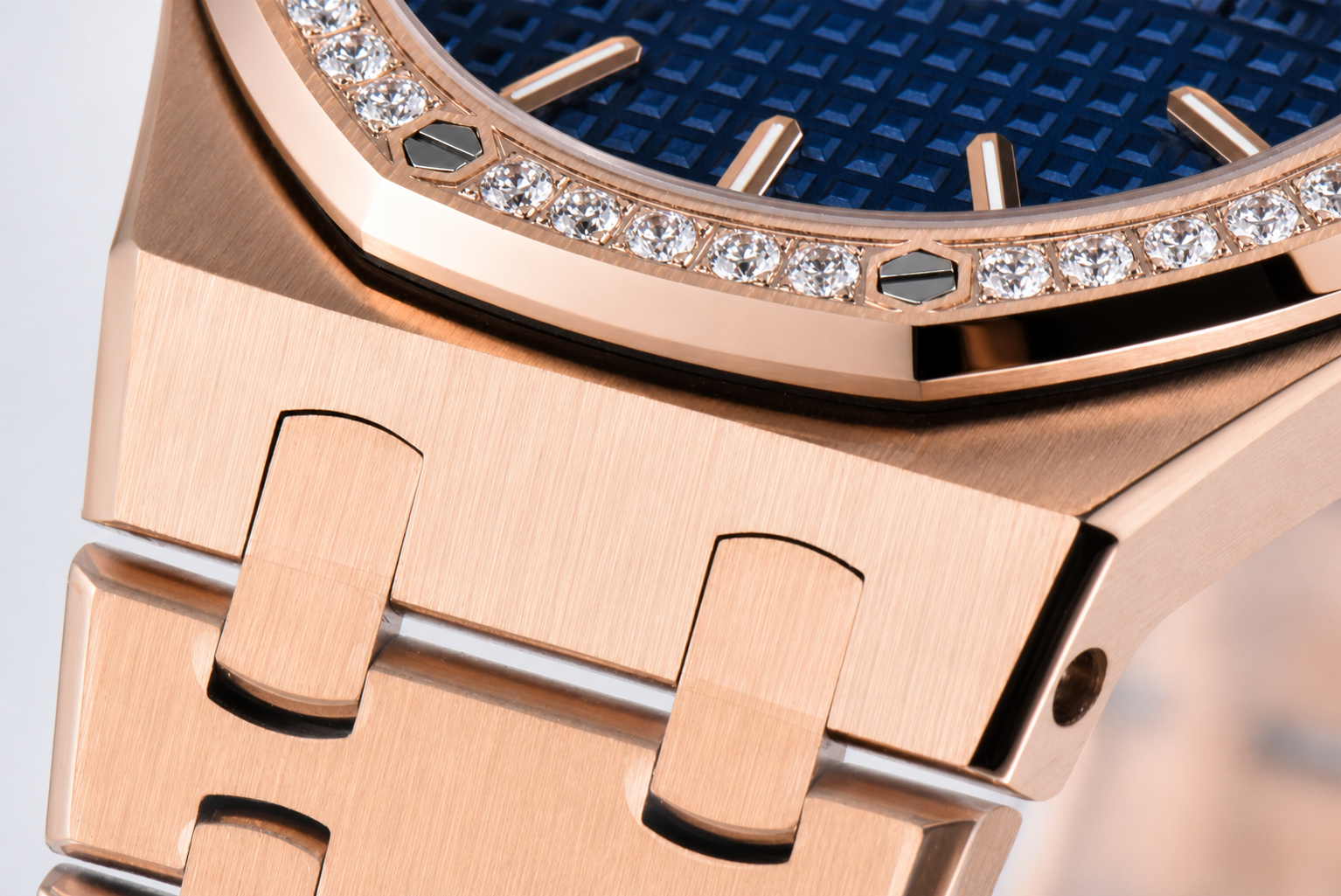 Lady Royal Oak 33mm RG ZF 1:1 Best Edition Blue Dial Diamonds Bezel on RG Bracelet Swiss Quartz - Image 6