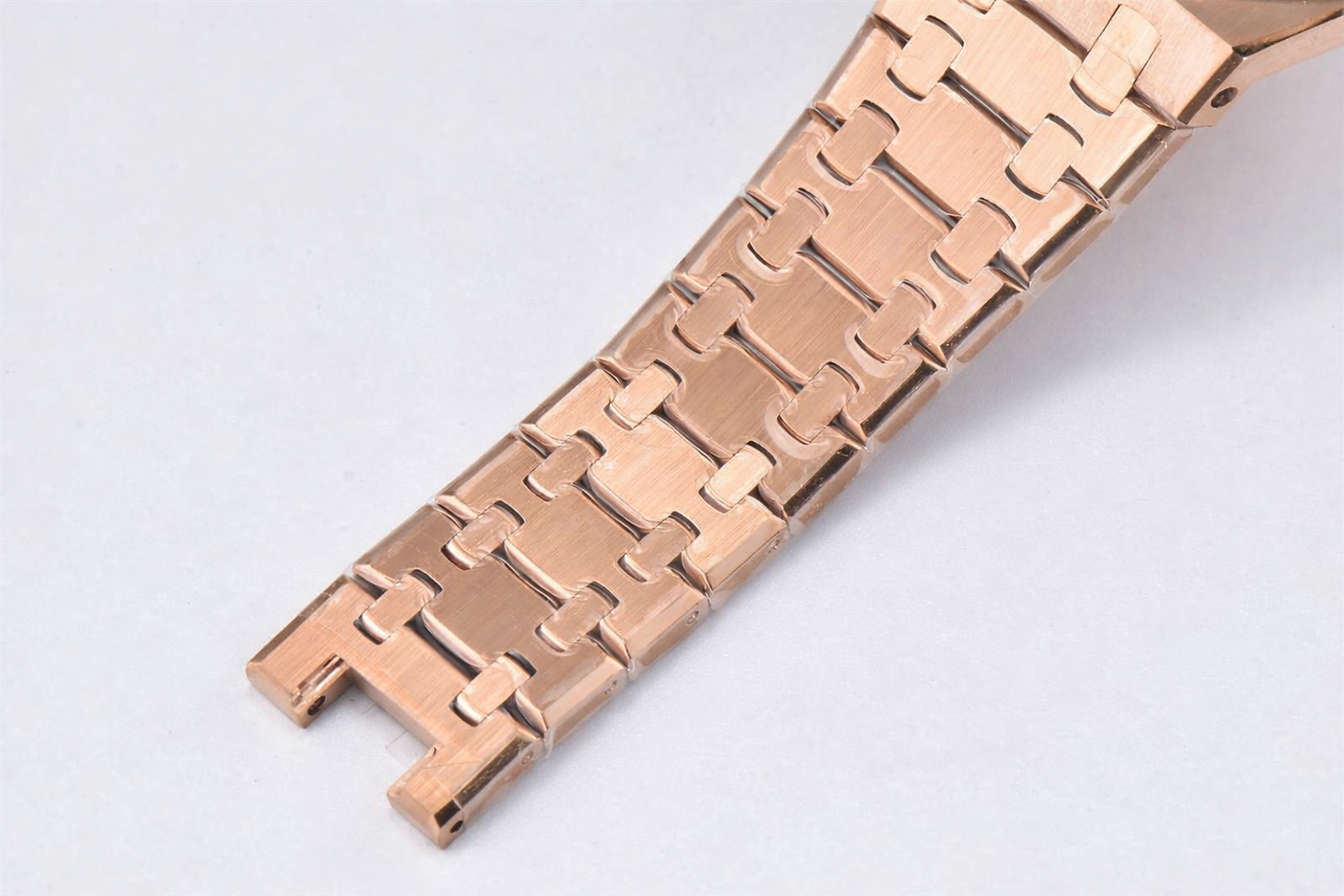 Lady Royal Oak 33mm RG ZF 1:1 Best Edition Blue Dial Diamonds Bezel on RG Bracelet Swiss Quartz - Image 9