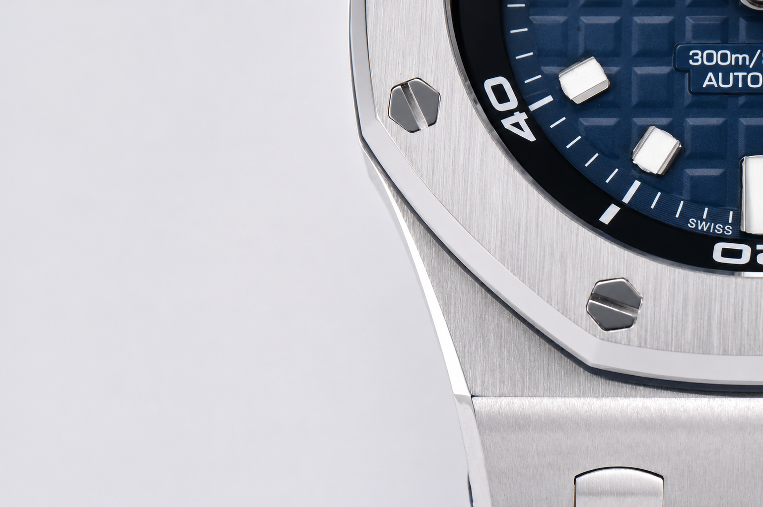 Royal Oak Offshore Diver 15720 SS APF 1:1 Best Edition Blue Dial on Blue Rubber Strap A4308 - Image 5