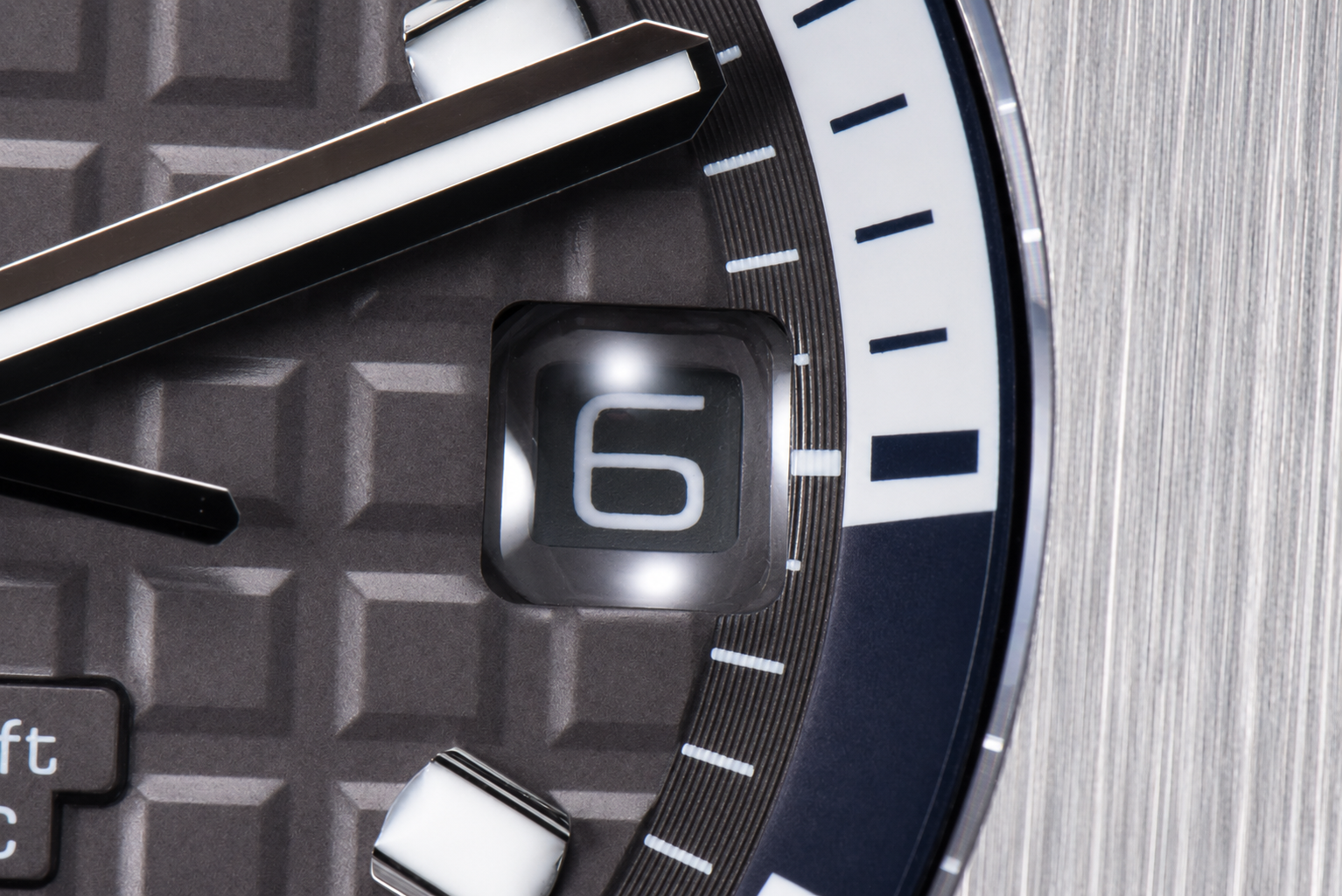Royal Oak Offshore Diver 15720 SS APF 1:1 Best Edition Gray Dial on Gray Rubber Strap A4308 - Image 6
